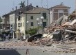 Sejumlah bangunan runtuh akibat gempa bumi yang terjadi di Cavezzo, Italia, Selasa (29/5). (Giorgio Benvenuti/Reuters) 