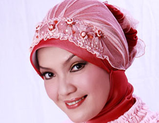 Ratih Sang, tak Boleh Suudzon | Republika Online