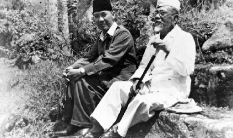 Agus Salim bersama Soekarno