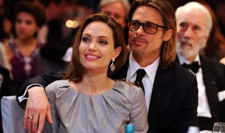 Angelina Jolie dan Brad Pitt
