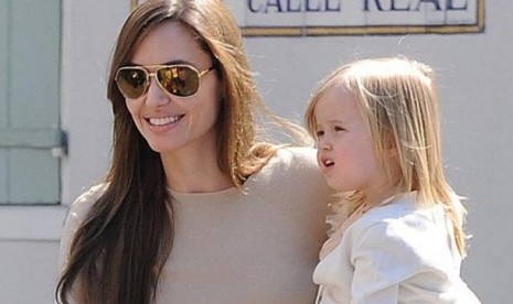 Angelina Jolie Main Film Bareng Putrinya