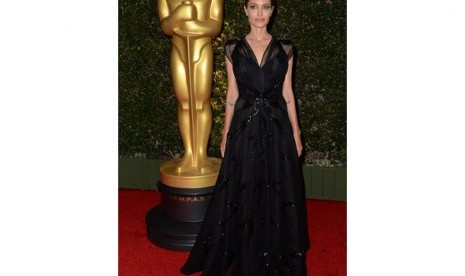 Duh, Angelina Jolie Kurus Banget, Lihat Penampilannya | Republika ...