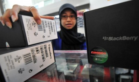 Perluas Dominasi Pasar RIM Indonesia Kreditkan Blackberry