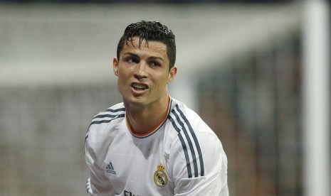 Print Cristiano Ronaldo scored two Fight Sevilla Today