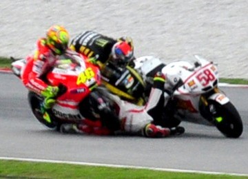 Foto kecelakaan tragis yang menimpa pembalap Italia, Marco Simoncelli