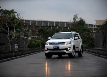 Rental Mobil Toyota Fortuner Jakarta on Generasi Baru Toyota Fortuner  Yakni Grand New Fortuner 2 7 Trd