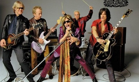 Grup band beraliran rock asal Amerika Serikat, Aerosmith merilis video klip baru setelah delapan tahun vakum.