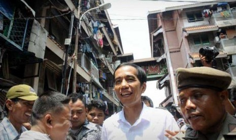 Ups, Jokowi Sidak Kelurahan Masih Terkunci