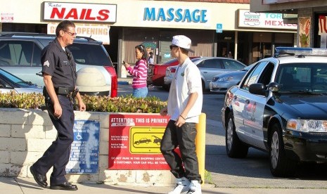 Justin Bieber Kena 'Semprit' Polisi