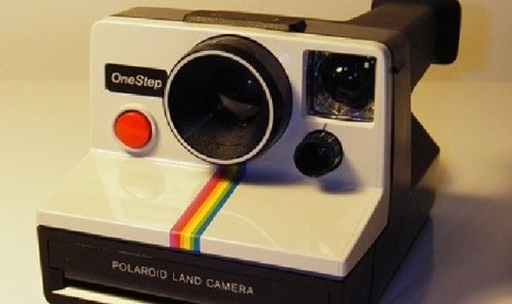  - kamera-polaroid-pertama-yang-ditemukan-edwin-land-_130617082913-804