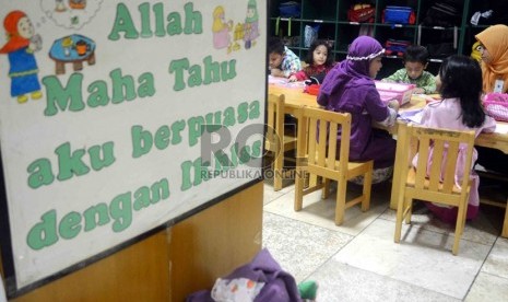 Kegiatan pesantren anak di Raudhatul Athfal Masjid Istiqlal, Jakarta 