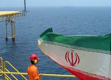 Industri Minyak di Iran Panen Investor Asing