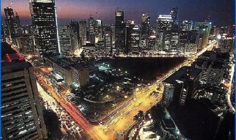 Kota Manila di malam hari (manila.com)