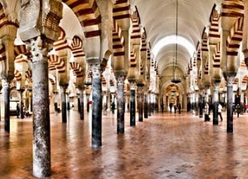 Masjid Agung Kordoba, Spanyol yang kini dialihfungsikan menjadi Gereja Katedral