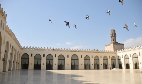 Masjid al-Hakim, Kairo, Mesir, peninggalan Dinasti Fatimiyah.