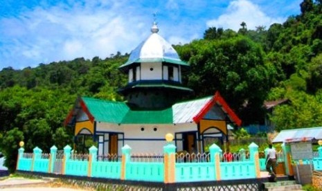 Masjid Patimburak di Fakfak, Papua Barat, menandai hadirnya Islam di tanah Papua sejak tahun 1700 lampau.