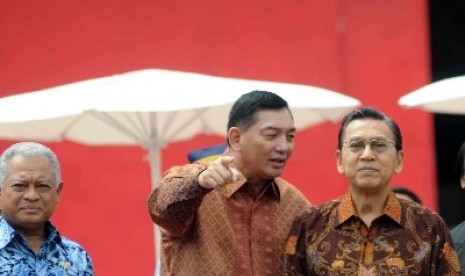  Menhan Purnomo Yusgiantoro, Wamenhan Sjafrie Sjamsoeddin, dan Wapres Boediono di Jakarta International Expo, Kemayoran, Rabu (7/11).