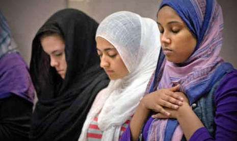 Inilah Cara Muslimah AS Jelaskan tentang Jilbab dan Islam (1)