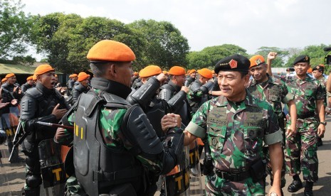 Panglima TNI Jenderal Moeldoko ketika berkunjung ke Batalyon Komando 461 Paskhas Halim Perdanakusuma, Rabu (16/7).