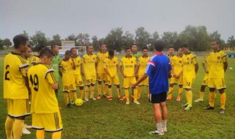 Para pemain tim Ragunan Sport School saat berlatih di Thailand