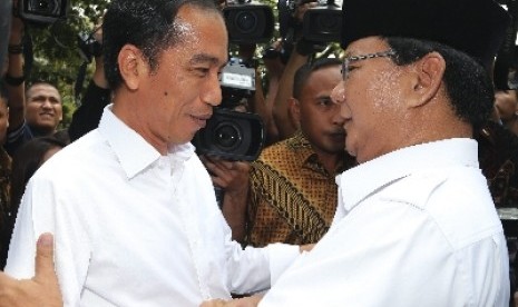 Pakai Lexus, Prabowo Temui Jokowi di Istana Bogor