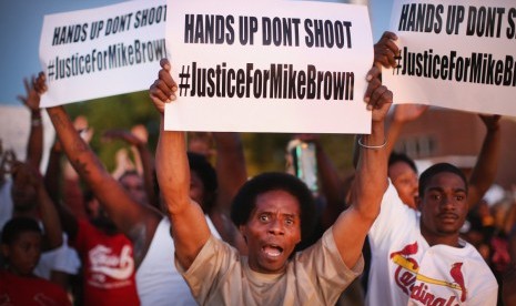 Protes massa untuk keadilan hukum Michael Brown