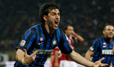 Inter Jegal AC Milan 4-2, Juve Juara