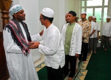 Alasan WNA Mengucap Dua Kalimat Syahadat di Indonesia