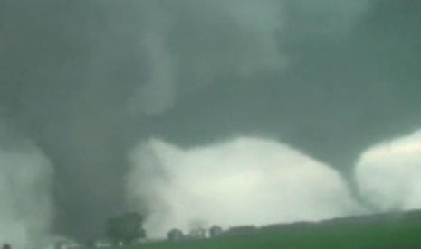 http://static.republika.co.id/uploads/images/detailnews/sepasang-tornado-menghantam-nebraska-amerika-serikat-senin-16-6-_140617105859-766.jpg