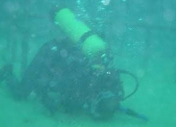 Subhanallah, Shalat di Bawah Laut Meriahkan Maulid Nabi SAW