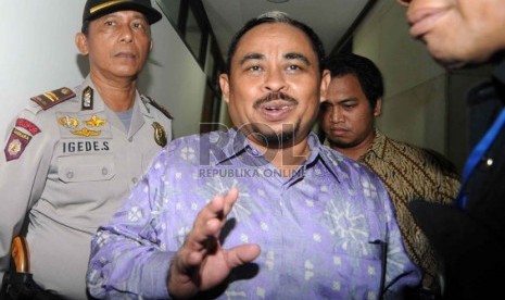   Sidang perdana tersangka korupsi dan pencucian uang Luthfi Hasan Ishaaq di Pengadilan Tiipikor, Jakarta, Senin (24/6).   (Republika/Wihdan Hidayat)