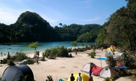 Download this Menyusuri Keindahan Pulau Sempu Bag Habis picture