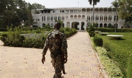 Presiden Mali Dipukuli di Istananya