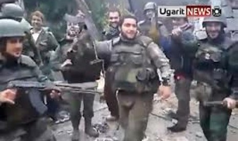 Tentara Suriah yang menari.