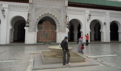 Universitas Al-Qarawiyyin (Jami'ah Al-Qarawiyyin), di Kota Fez, Maroko.