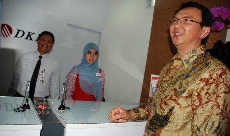 Wakil Gubernur DKI Jakarta Basuki T. Purnama atau Ahok (kanan)