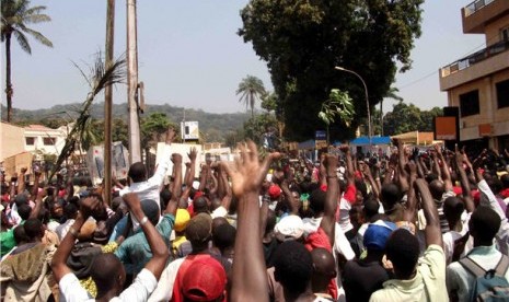 Warga Afrika Tengah menggelar aksi dukungan kepada Presiden Francois Bozize yang digulingkan gerilyawan Seleka. (file)