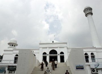 Ratusan Orang Jadi Mualaf di Masjid Al Azhar Jakarta, Mereka Bilang Islam Agama Menenangkan