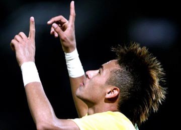 Neymar Tegaskan Bertahan di Brasil