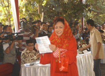 Nunun Gunakan Paspor Keponakannya untuk Berpindah Tempat
