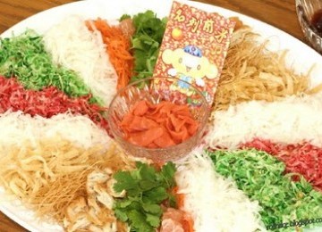 Kenalkan, Makanan 'Keberuntungan' Saat Imlek: Yee Sang