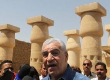 zahi-hawass-berbicara-kepada-media-saat-peresmian-pemakaman-negara-modern-_110601185515-988.jpg