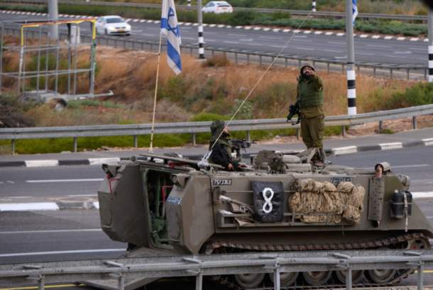 Rudal Hizbullah Hajar Tank Israel