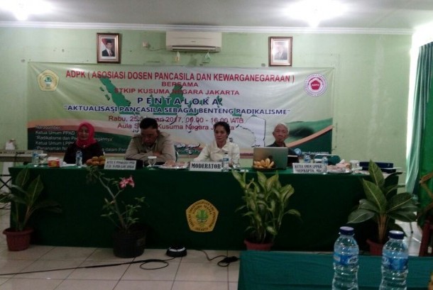 Forum Pentaloka bertajuk “Aktualisasi Pancasila Sebagai Benteng Radikalisme di Lingkungan Perguruan Tinggi” di STKIP Kusuma Negara, Rabu (25/1).
