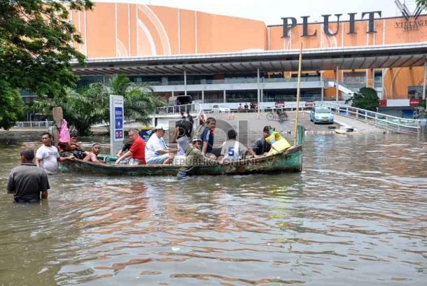 BPBD Banjir Masih Genangi 27 Kelurahan di Jakarta  Republika Online