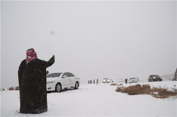 Fenomena Alam Paling Aneh, Al-Quds dan Arab Saudi Diselimuti Salju