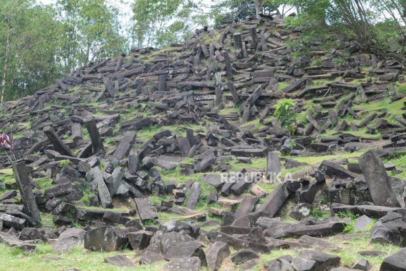 Menelusuri Cerita Piramida Tertua Di Dunia Gunung Padang Republika