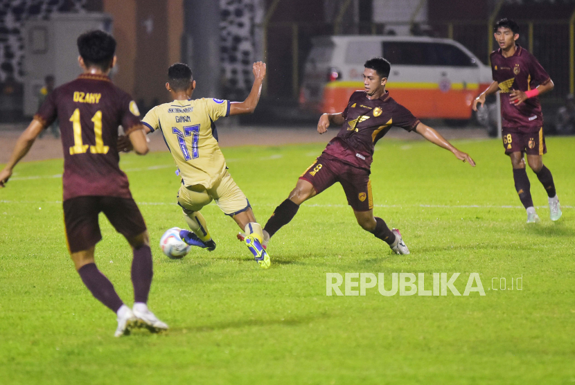 Arema Fc Kalah Telak Di Kandang Psm Makassar Republika Online