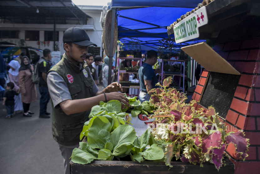 Melihat Bazar Pangan Murah Dan Pameran Buruan Sae Republika Online