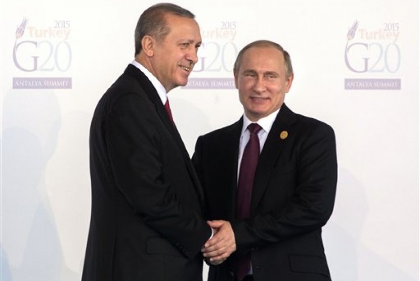 Presiden Turki Recep Tayyip Erdogan bersama Presiden Rusia Vladimir Putin.